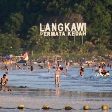 Lagenda Resthouse Cenang Beach パンタイ・サナング エクステリア 写真